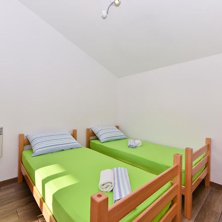 Apartmani Iva วีร์ ห้อง รูปภาพ