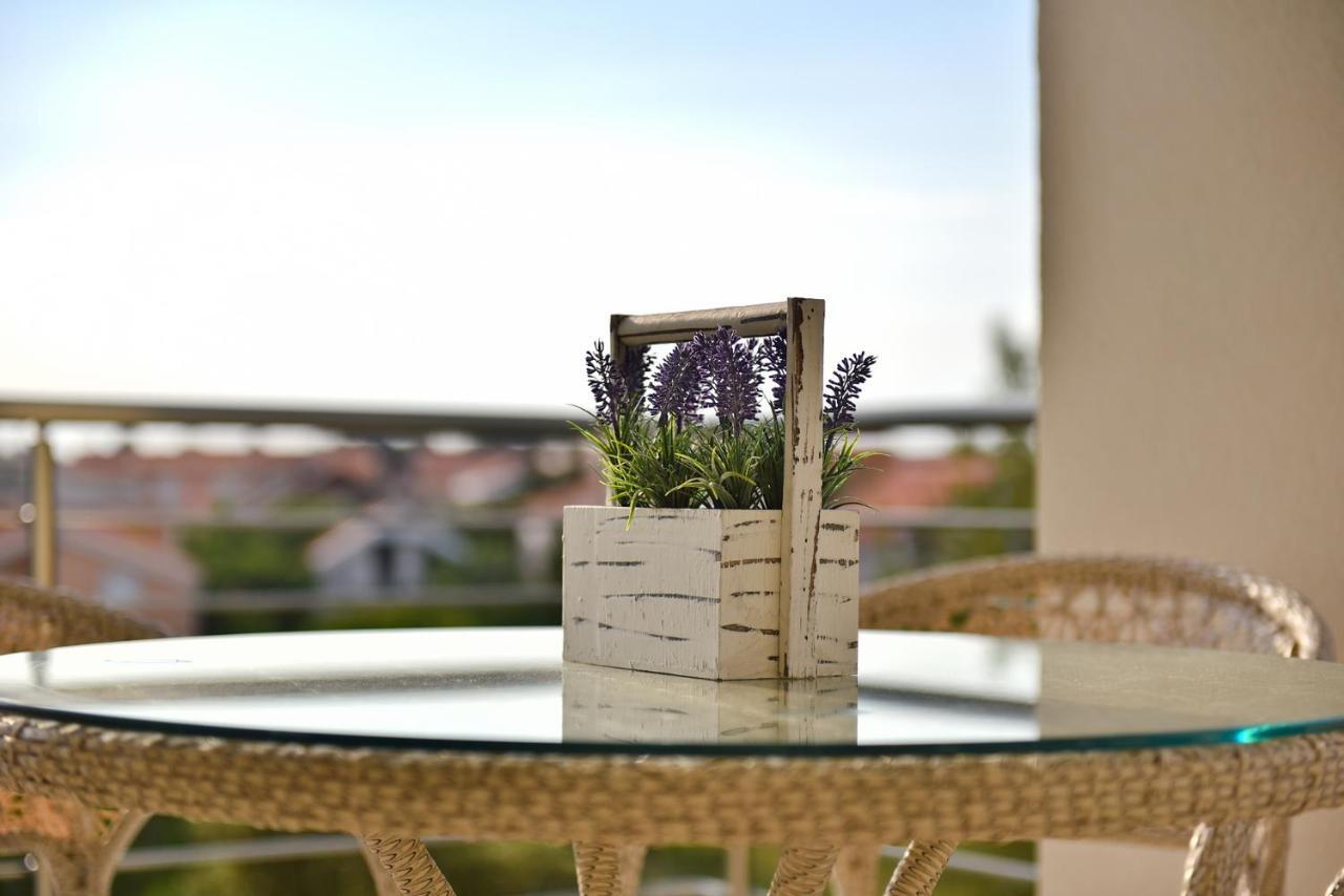 Apartmani Iva วีร์ ภายนอก รูปภาพ